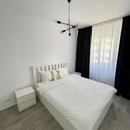 Cozy 1 Bedroom Apartment Gran Varadino Esterno foto